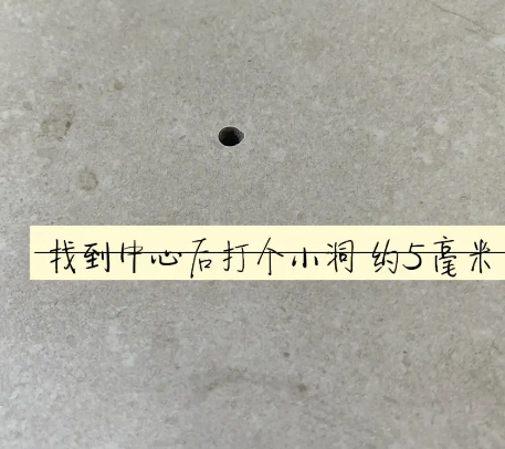 乳源瓷砖空鼓维修公司专业解答在瓷砖铺贴过程中，如果砂料搅拌不均匀，将会带来以下问题